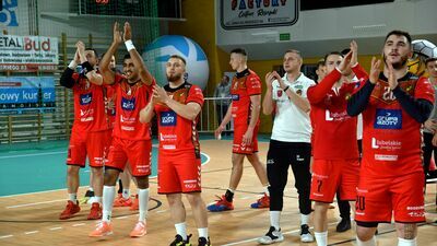 W pierwszym meczu w zmodernizowanej hali OSiR MKS Padwa Zamość ograła Siódemkę Miedź Huras Legnica

