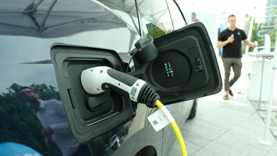 Polacy powoli przekonują się do "elektryków". "Zainteresowanie jest coraz większe"