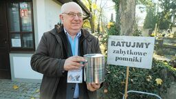 Około dwudziestu kwestarzy dziennie zbierało pieniądze w czasie trzydniowej zbiórki na nekropolii