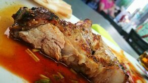 Kotlet na widelcu. Może być de volaille, po zamojsku albo ze śledzia