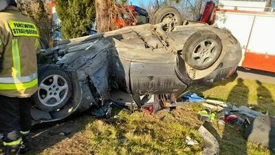 Dachowanie audi. 28-latek zgłosił się na komisariat. Trzeźwy nie był