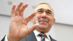 – Jako pierwsi na świecie mamy lek na COVID – mówił na specjalnej konferencji prasowej we wrześniu ubiegłego roku senator Grzegorz Czelej