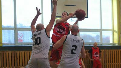 Zespół The Reds Iglo-Klima (czerwone stroje) będzie jednym z uczestników X Memoriału Leszka Marii Roupperta
