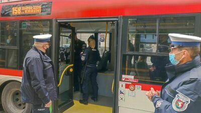 Policja: w niedzielę za brak maseczki wystawiono 1,6 tys. mandatów i 125 wniosków o ukaranie