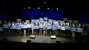 Dostali czeki z kwotami, a jeszcze nie złożyli nawet wniosków. "Wzięliśmy udział w przedstawieniu"