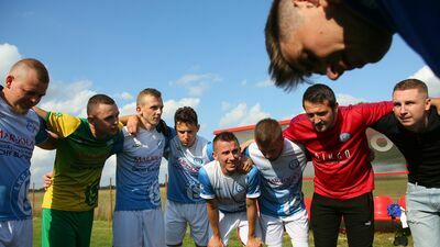 Piłkarzy LKS Stróża spotkała w Rykach bardzo nieprzyjemna sytuacja