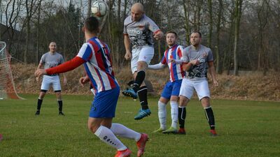 Unia Rejowiec zakończyła rundę jesienną porażką 1:3 z Ruchem Izbica, a mimo to i tak wygrała pierwszą część rozgrywek