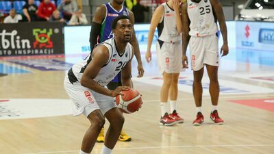 Doron Lamb (z piłką) jest liderem Polskiego Cukru Pszczółka Start Lublin w tym sezonie

