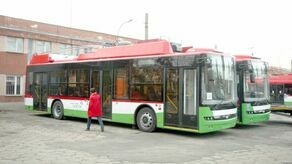 Lublin. Pół miliona strat po pożarze w MPK. Zaczęło się od baterii na dachu trolejbusu