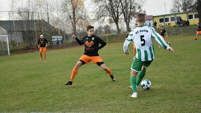 Unia Żabików – Grom Kąkolewnica 0:3. Lider nie zwalnia tempa