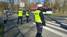 Podsumowanie policyjnej akcji "Znicz". Były wypadki, ranni i pijani kierowcy