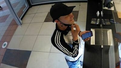 Oszust musiał odsłonić maseczkę. Kto go rozpoznaje?