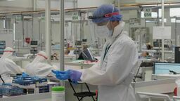 Szpital tymczasowy w Targach Lublin tylko częściowo wspomaga inne placówki medyczne w leczeniu zakażonych koronawirusem. Trafiają tu bowiem tylko osoby w stanie lekkim i średnim. Wczoraj było tu blisko 100 pacjentów