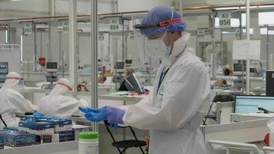 Szpital tymczasowy w Targach Lublin tylko częściowo wspomaga inne placówki medyczne w leczeniu zakażonych koronawirusem. Trafiają tu bowiem tylko osoby w stanie lekkim i średnim. Wczoraj było tu blisko 100 pacjentów