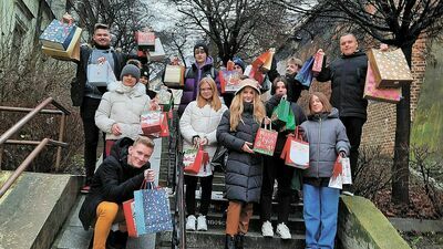 Prezenty od Śródziemnomorskiego Liceum Ogólnokształcącego dla pań z DPS Archidiakońska