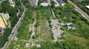 Cztery bloki mieszkalne, mające od pięciu do dziewięciu pięter, miałyby stanąć między ul. Gospodarczą a linią kolejową