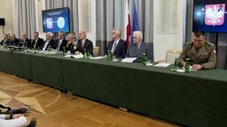 Prace podkomisji smoleńskiej kosztowały ponad 22 mln zł. MON, po wyroku sądu, pokazał senatorowi dane