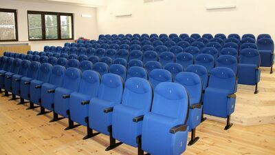 Odnowiona, kameralna sala widowiskowa końskowolskiego ośrodka kultury w przyszłym roku przywita pierwszych gości 