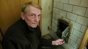 – Nikt nie liczy się z tym, że tu głównie emeryci mieszkają. Że nas na ogrzewanie prądem nie stać – mówi Zbigniew Soboń