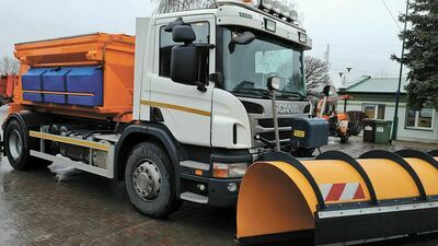 W celu zimowego utrzymania chełmskich ulic flotę MPGK zasilił pojazd marki Scania, wyposażony w hak, piaskarkę i pług. Spółka zakupiła także kilka innych urządzeń do odśnieżania
