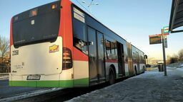 Posiadacze Lubelskiej Karty Miejskiej za bilet miesięczny na wszystkie linie płacą 88 zł i mogą się z nim poruszać w obu strefach biletowych. Ci, którzy takiej karty nie mają, muszą płacić 176 zł za bilet ważny w obu strefach lub 119 zł za bilet na strefę pierwszą, czyli obszar w granicach administracyjnych Lublina