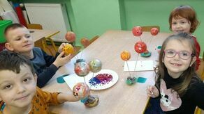 W grupie pomagających są m.in. przedszkolaki z Ostrowa