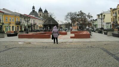 Na placu Łuczkowskiego ma pojawić się więcej zieleni. Remont czeka także zrekonstruowaną studnię miejską.