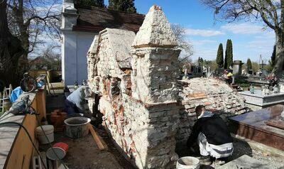 Zaskakujące odkrycie na małym, wiejskim cmentarzu