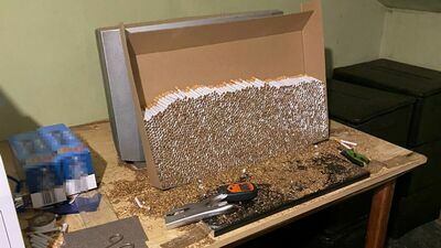 Tak wygląda nielegalna wytwórnia papierosów. Film