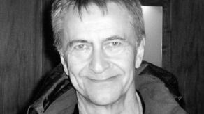 Tadeusz Ross urodził się w 1938 roku. Zmarł w wieku 83 lat