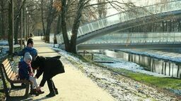 Park Ludowy w Lublinie. Na spacerze m.in. rodziny z małymi dziećmi [zdjęcia]