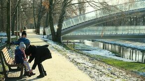 Park Ludowy w Lublinie. Na spacerze m.in. rodziny z małymi dziećmi [zdjęcia]