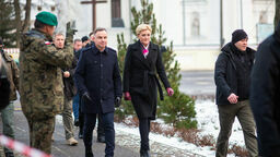 Para prezydencka spotkała się w Kodniu ze służbami mundurowymi. "Wasza służba jest w całej Polsce ogromnie doceniana" [zdjęcia]