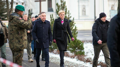 Para prezydencka spotkała się w Kodniu ze służbami mundurowymi. "Wasza służba jest w całej Polsce ogromnie doceniana" [zdjęcia]