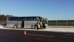 Zderzenie autokarów na trasie Warszawa-Lublin. Jeden z nich przewoził dzieci