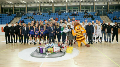 Uczestnicy 27 Meczu Słodkich Serc

