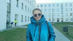 Wśród najemców jest pani Ewa. Przyznaje, że dobrze jej się mieszka 