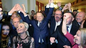 21 października 2018: wieczór wyborczy w sztabie komitetu Krzysztofa Żuka. Prezydent Krzysztof Żuk  i Piotr Kowalczyk cieszą się z wyników głosowania.