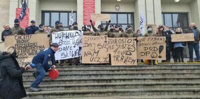 Lubelskie. O tę szkołę walczyli uczniowie i rolnicy. Lokalna władza za jej likwidacją