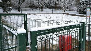 Wybieg urządzono na powierzchni ok. 400 mkw. na działce przy skrzyżowaniu ul. Filaretów z ul. Głęboką