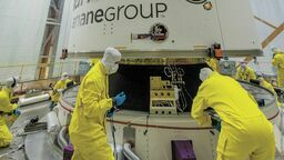 Przed startem teleskop Webba został spakowany, by zmieścił się w rakiecie Ariane 5