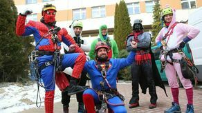 Batman, Spiderman i Minionki na ścianie szpitala w Lublinie. Dla WOŚP