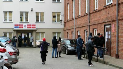 W budynku starostwa przy al. Królewskiej w tym samym czasie przebywać może maksymalnie 20 interesantów