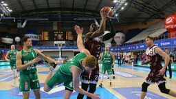 Walka w zeszłorocznym finale Suzuki Puchar Polski pomiędzy Enea Zastal BC Zielona Góra i PGE Spójnia Stargard była bardzo interesująca

