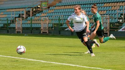 Anna Zając (w białym stroju) wraca do treningów po przerwie spowodowanej kontuzją

