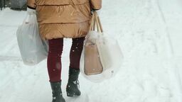 Dwie zuchwałe kradzieże na ulicy i rozbój. Dla sądu to za mało na areszt 