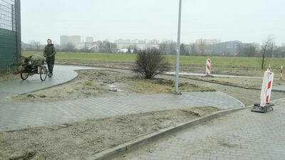 Lublin. Budowa jak u Barei: Chodnik – przerwa – chodnik 