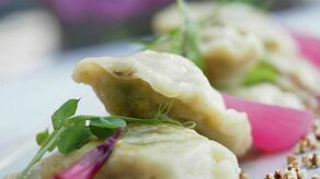 Pierogi na widelcu. Przepisy na te kozackie, olenderskie i kołduny poleskie