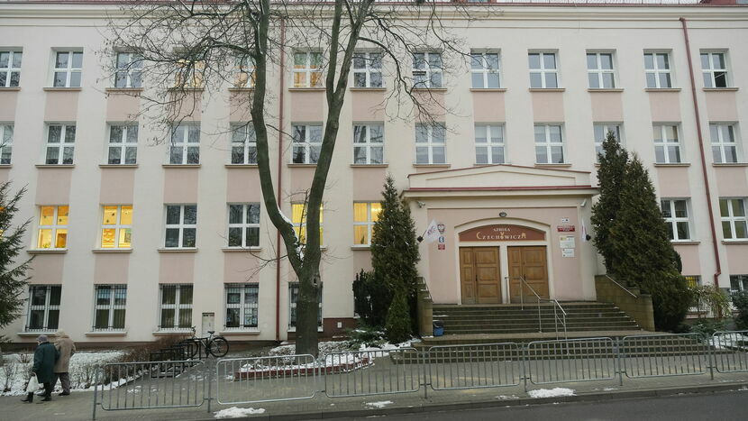 Szkoła Podstawowa nr 19 obecnie działa przy ulicy Szkolnej
