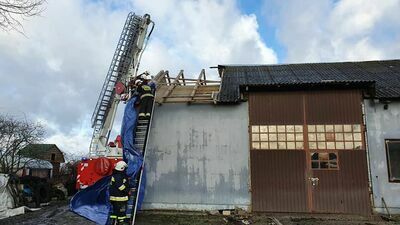 Uszkodzenia po burzy śnieżnej. Z prądem najgorzej jest w okolicy Puław